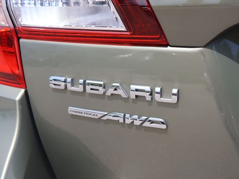 Used 2016 Subaru Outback 3.6R Limited AWD/4WD image 28
