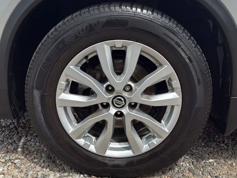 Used 2018 Nissan Rogue SV w/ Sun & Sound Touring Package image 38