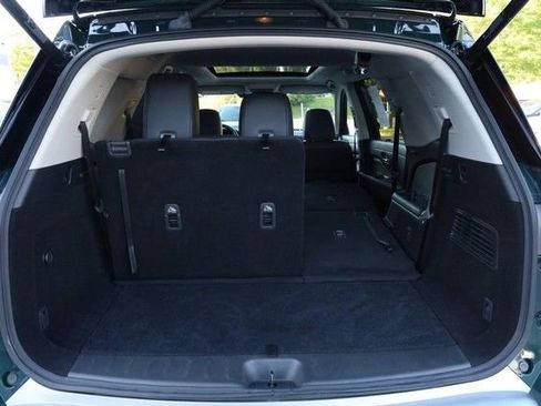 Certified 2025 Nissan Pathfinder SL w/ SL Premium Package AWD/4WD image 8