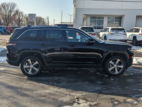 Certified 2022 Jeep Grand Cherokee Limited image 2