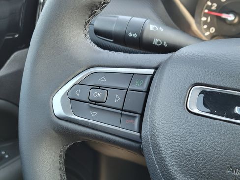 New 2026 Jeep Compass Latitude image 11