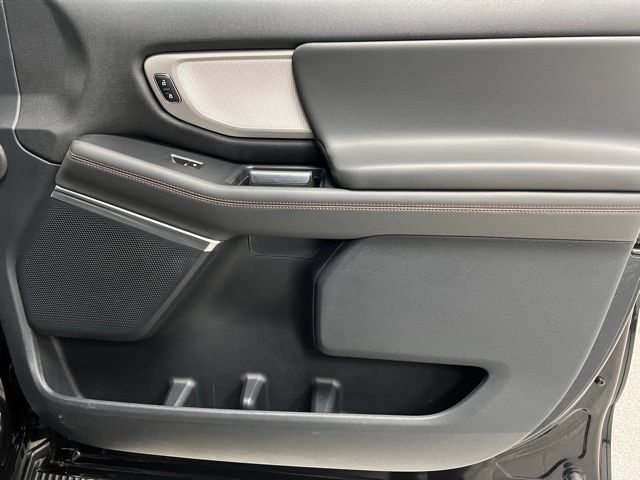 Used 2025 Ford Expedition Active AWD/4WD image 57