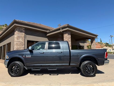 Used 2016 RAM 2500 Laramie image 3