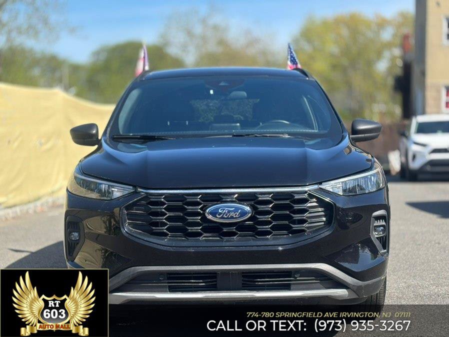Used 2025 Ford Escape ST-Line Select AWD/4WD image 2