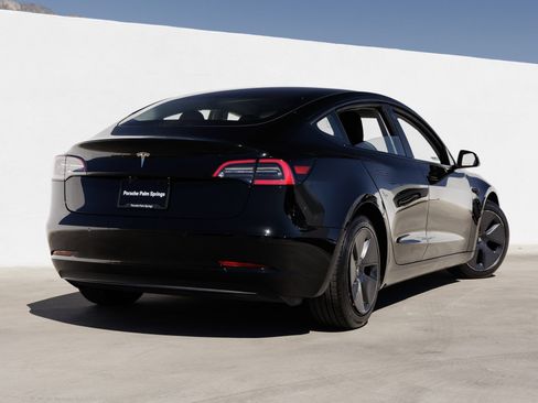 Used 2021 Tesla Model 3 Standard Range Plus RWD image 7