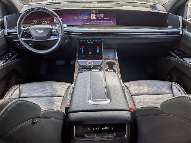 Certified 2025 Cadillac Escalade Premium Luxury AWD/4WD image 19