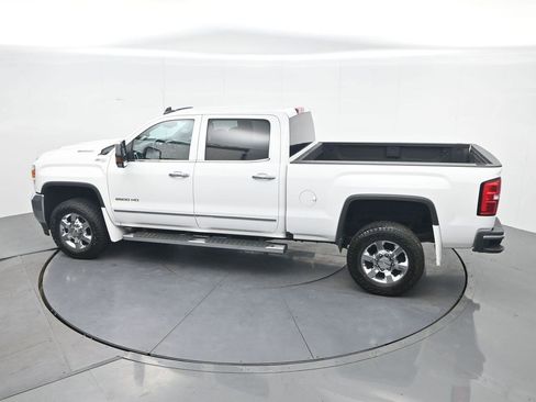 Used 2018 GMC Sierra 2500 SLT w/ Duramax Plus Package AWD/4WD image 25