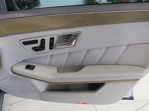 Used 2011 Mercedes-Benz E 350 4MATIC Wagon image 25
