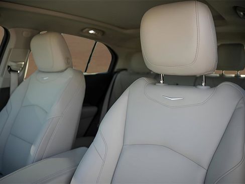 Certified 2023 Cadillac XT4 Luxury w/ Driver Awareness Package image 12