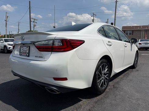 Used 2017 Lexus ES 350 w/ Navigation System Package FWD image 5