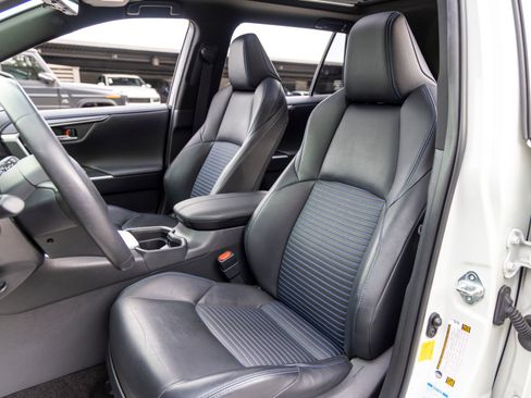 Used 2019 Toyota RAV4 XSE AWD/4WD image 5