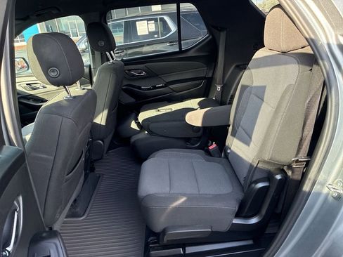 Used 2023 Chevrolet Traverse LT image 19
