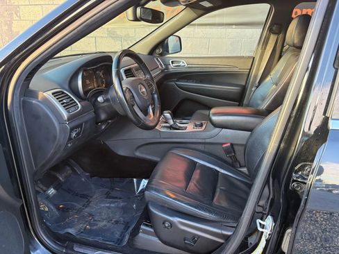 Used 2018 Jeep Grand Cherokee Limited image 14