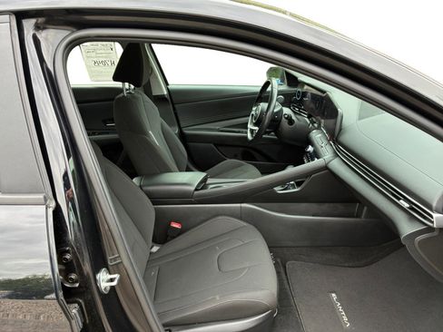 Used 2023 Hyundai Elantra SEL w/ Convenience Package FWD image 24