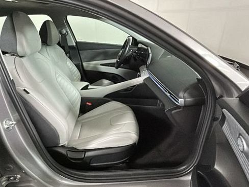 Used 2023 Hyundai Elantra Limited FWD image 31