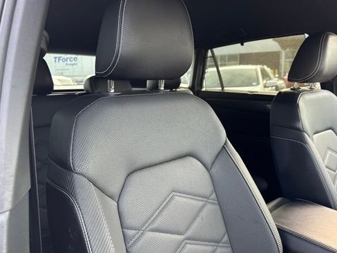 Used 2024 Volkswagen Atlas Cross Sport SE image 23