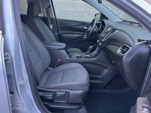 Used 2021 Chevrolet Equinox LT w/ Driver Convenience Package FWD image 18