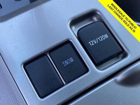 Used 2011 Toyota Highlander SE image 33