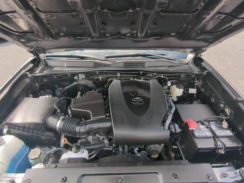 Used 2021 Toyota Tacoma SR AWD/4WD image 26