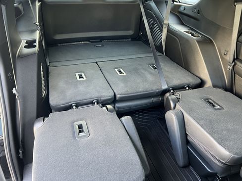 Used 2023 Chevrolet Tahoe High Country image 21