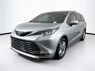 Certified 2023 Toyota Sienna Limited video 2