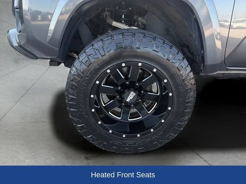 Used 2018 Toyota Tacoma TRD Sport w/ TRD Premium Sport Package AWD/4WD image 29