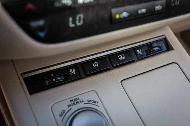 Used 2015 Lexus ES 350 w/ Luxury Package FWD image 31
