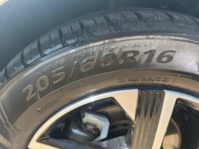 Used 2025 Nissan Sentra SV FWD image 12