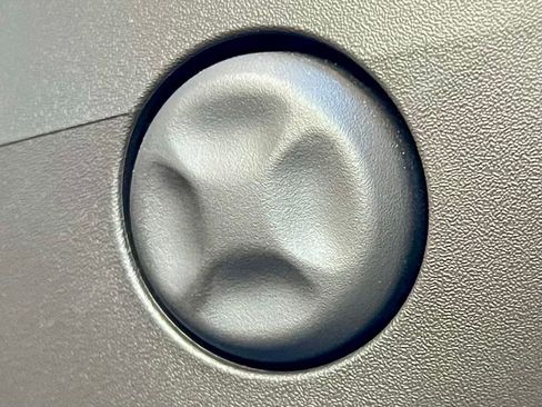 Used 2022 Chevrolet Silverado 1500 LTZ w/ LTZ Premium Package image 32