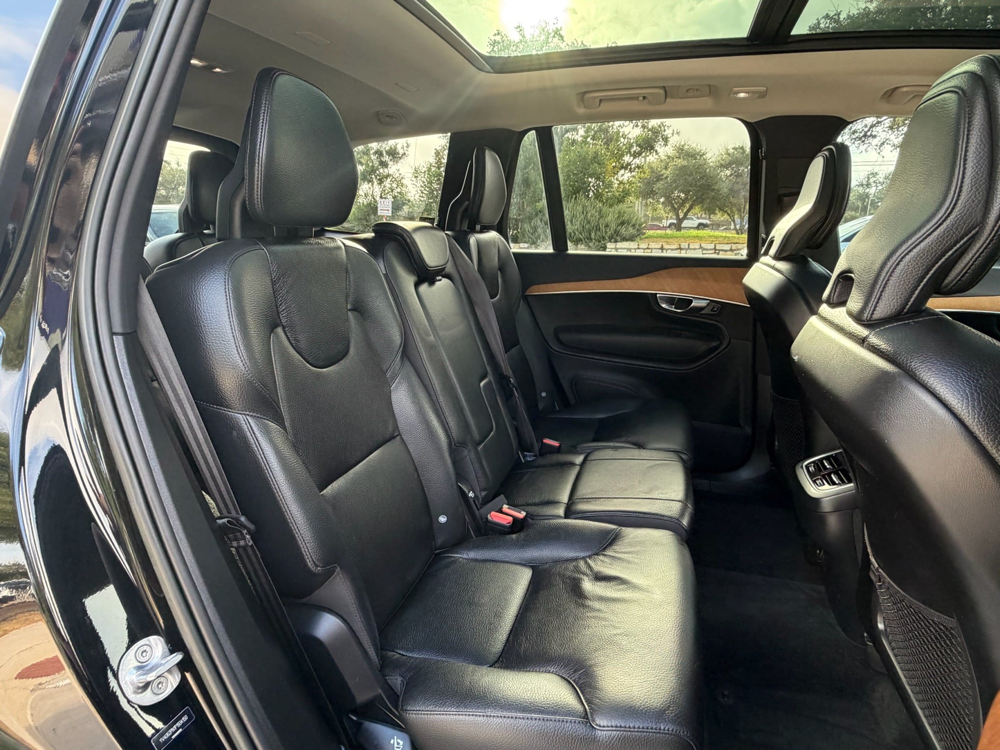 Used 2023 Volvo XC90 B6 Plus AWD/4WD image 12
