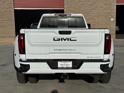 New 2026 GMC Sierra 3500 Denali Ultimate w/ LPO, Black Badging Package image 14
