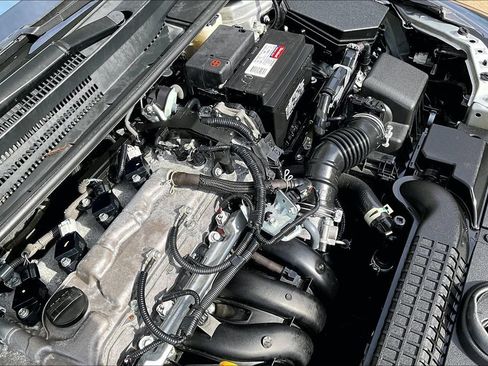 Used 2021 Toyota Corolla LE FWD image 44