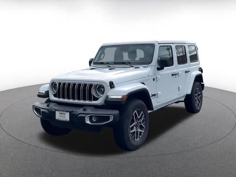 Used 2025 Jeep Wrangler Sahara image 7