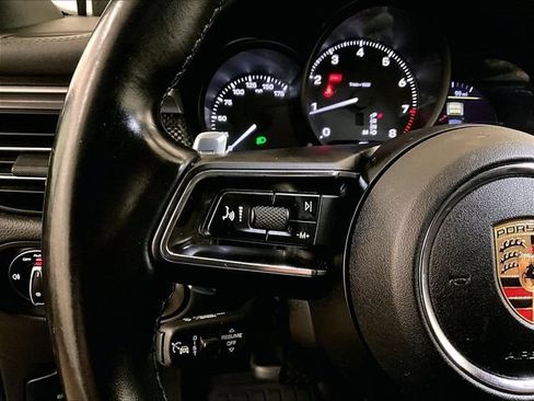Used 2023 Porsche Macan AWD/4WD image 17