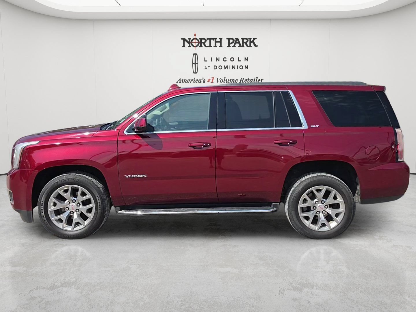 Used 2019 GMC Yukon SLT w/ Open Road Package RWD image 2