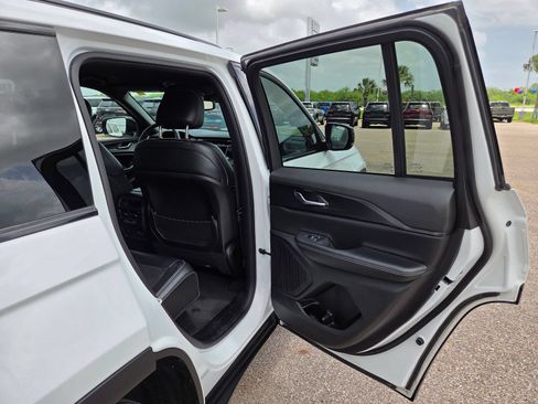 Used 2024 Jeep Grand Cherokee Altitude AWD/4WD image 17