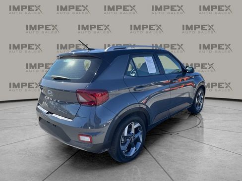 Used 2025 Hyundai Venue Limited image 5