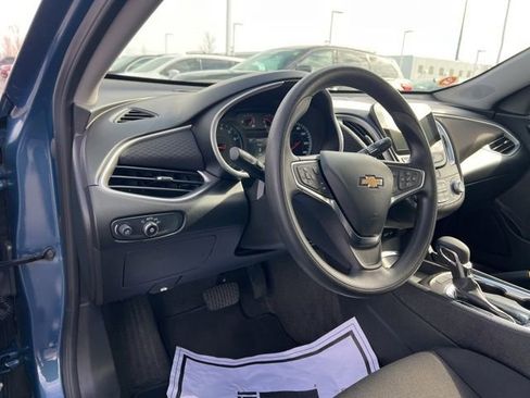 Used 2024 Chevrolet Malibu LT image 9