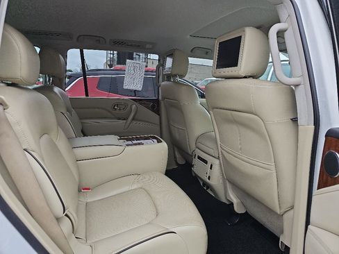 Used 2018 INFINITI QX80 2WD w/ Driver Assistance Package image 9