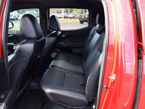 Used 2018 Toyota Tacoma TRD Off-Road w/ TRD Premium Off Road Package image 39