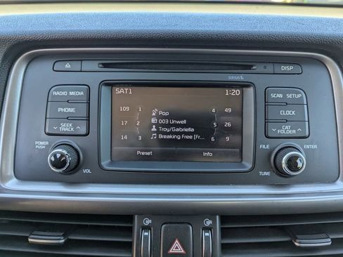 Used 2017 Kia Optima LX image 19