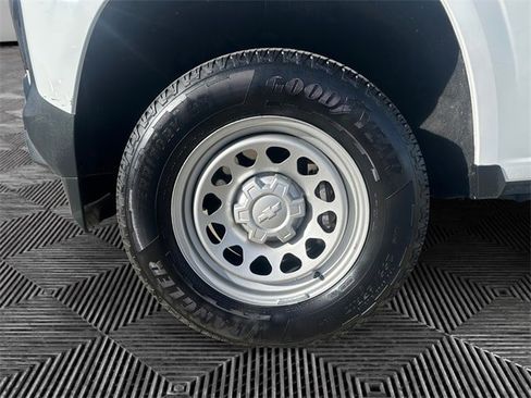 Used 2024 Chevrolet Colorado W/T image 14