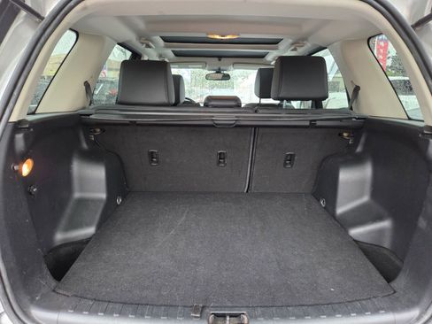 Used 2012 Land Rover LR2 HSE image 12