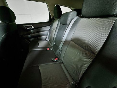 Used 2020 Nissan Pathfinder SV image 20