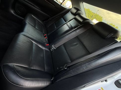Used 2014 Lexus ES 350 w/ Luxury Package FWD image 18