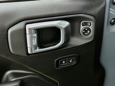 Used 2025 Jeep Wrangler Unlimited Rubicon 4xe w/ Safety Group AWD/4WD image 19