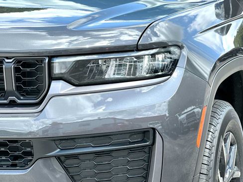 New 2026 Jeep Grand Cherokee Altitude RWD image 16