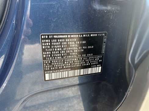 Used 2020 Volkswagen Tiguan S image 33