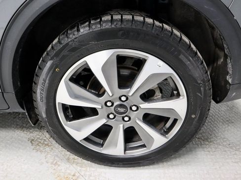 Certified 2025 Ford Escape Platinum image 20