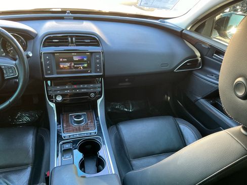 Used 2017 Jaguar XE Prestige image 16